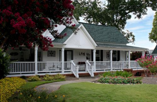 Dallas Home with a large front porch