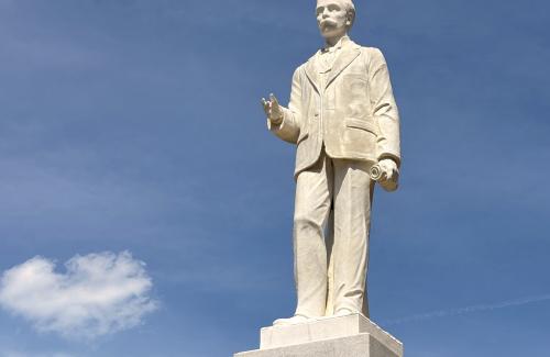 Judge Bartlett monument