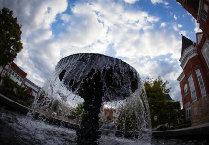 Photo of the Dallas Courtyard water fountain