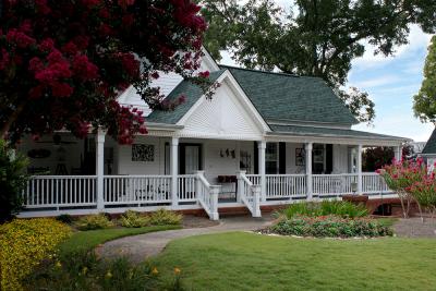 Dallas Home with a large front porch